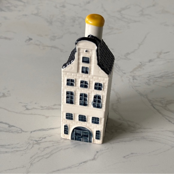 KLM #42 Blue Delft House by BOLS - Picture 1 of 6